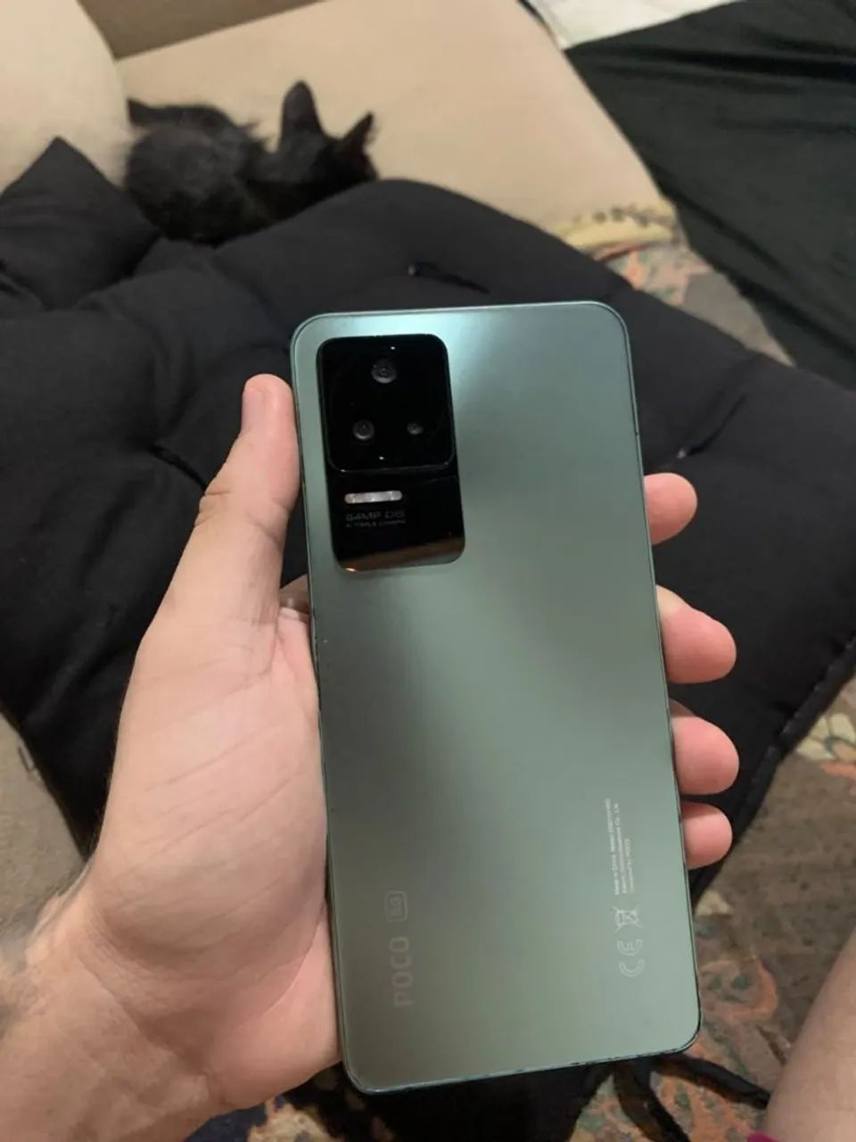 POCO F4 