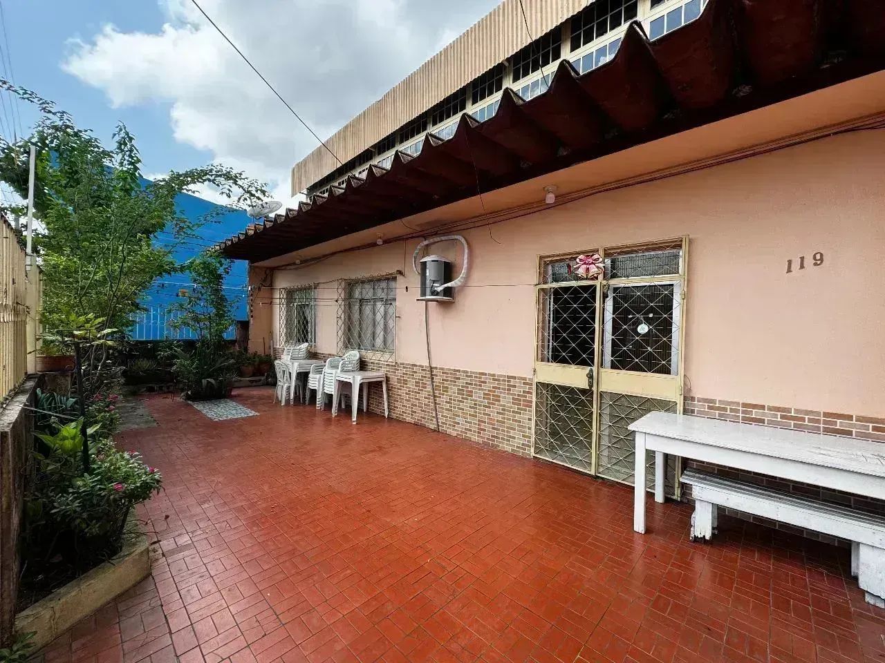 CASA NA AVENIDA TEFÉ DE ESQUINA COM 300m² - JAPIIM I - Foto 2