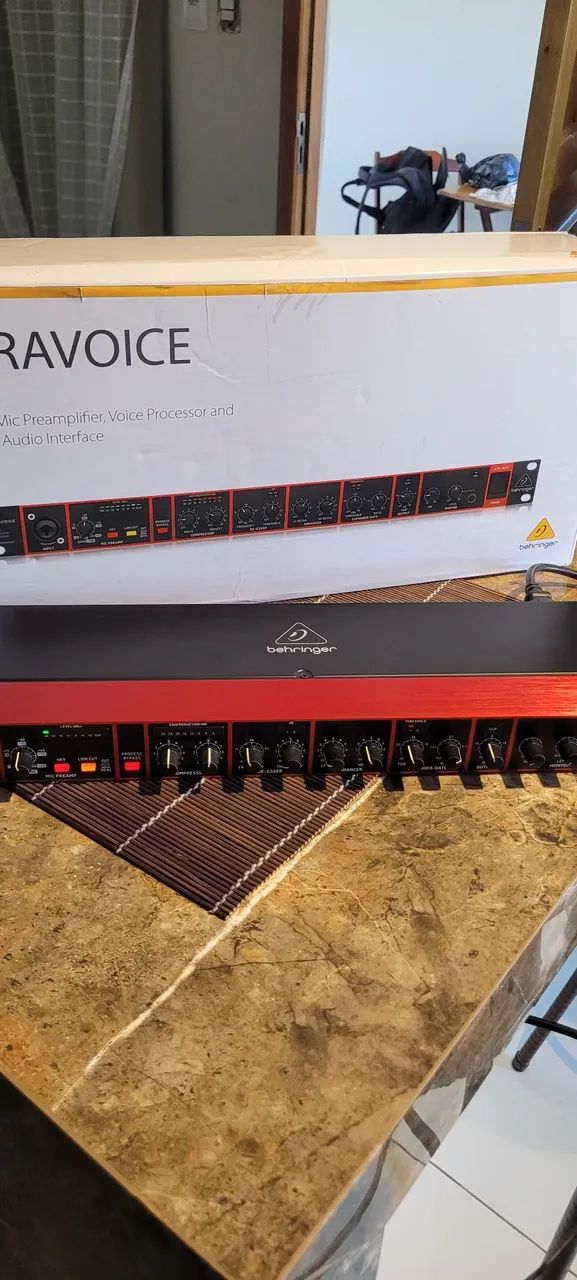 Pre amplificador de microfone  Behringer v1 - Foto 3
