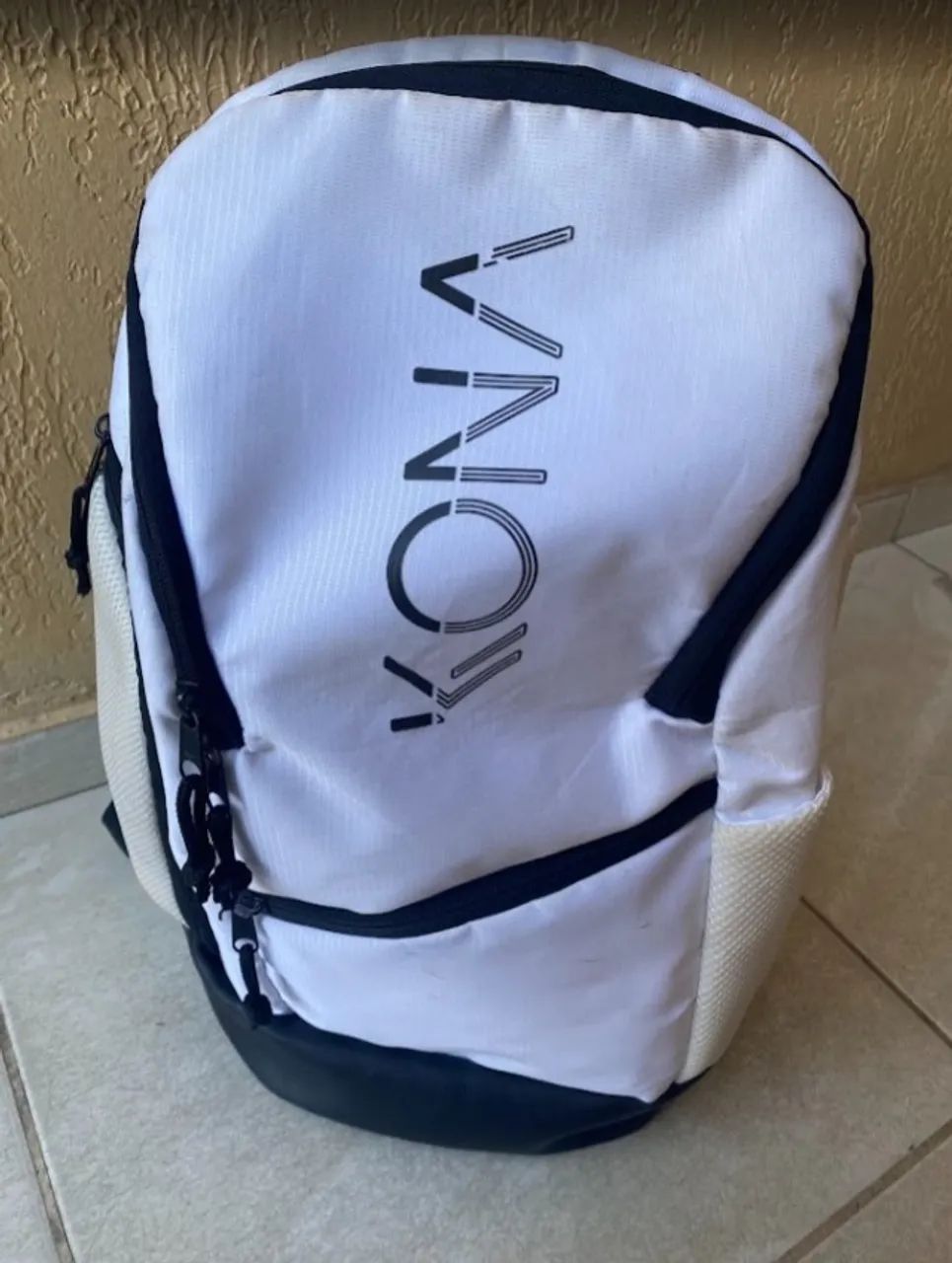 Mochila KONA PLUS Branco/Preto - Foto 3