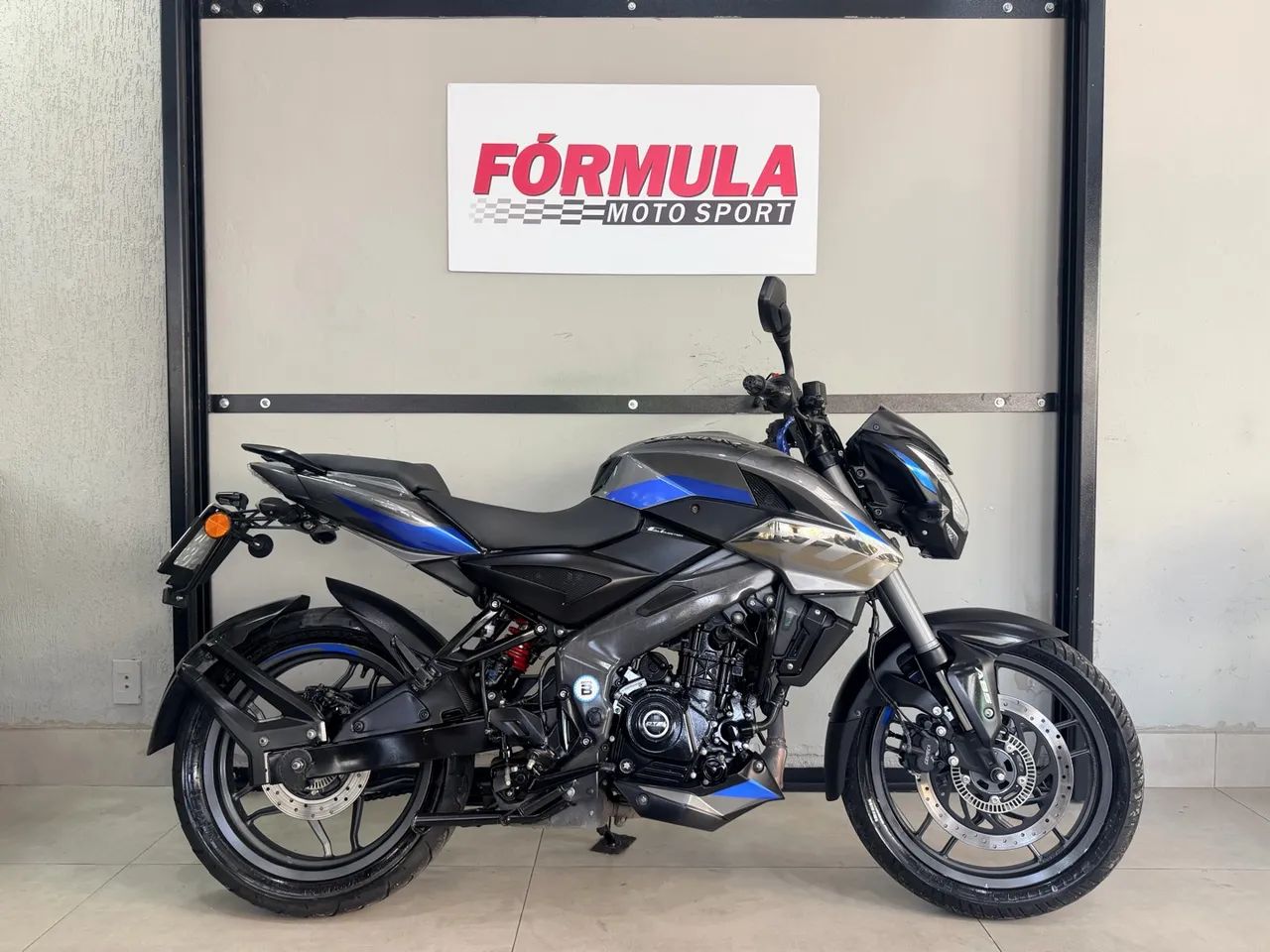 DOMINAR 200 ABS 2025