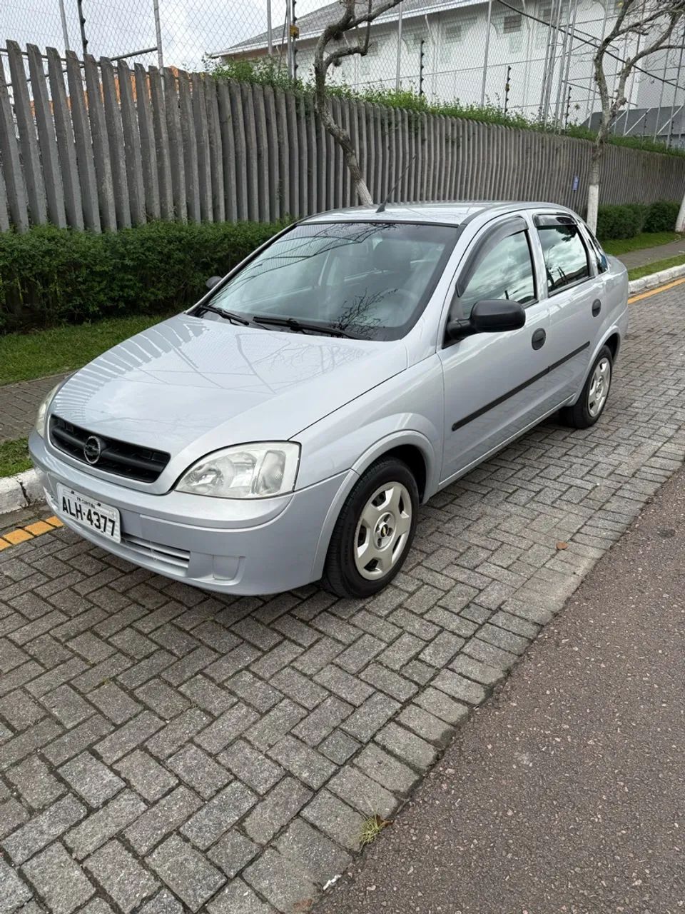 Chevrolet Corsa Corsa Sedan 1.0 MPFI 8V 71cv 4p 2004