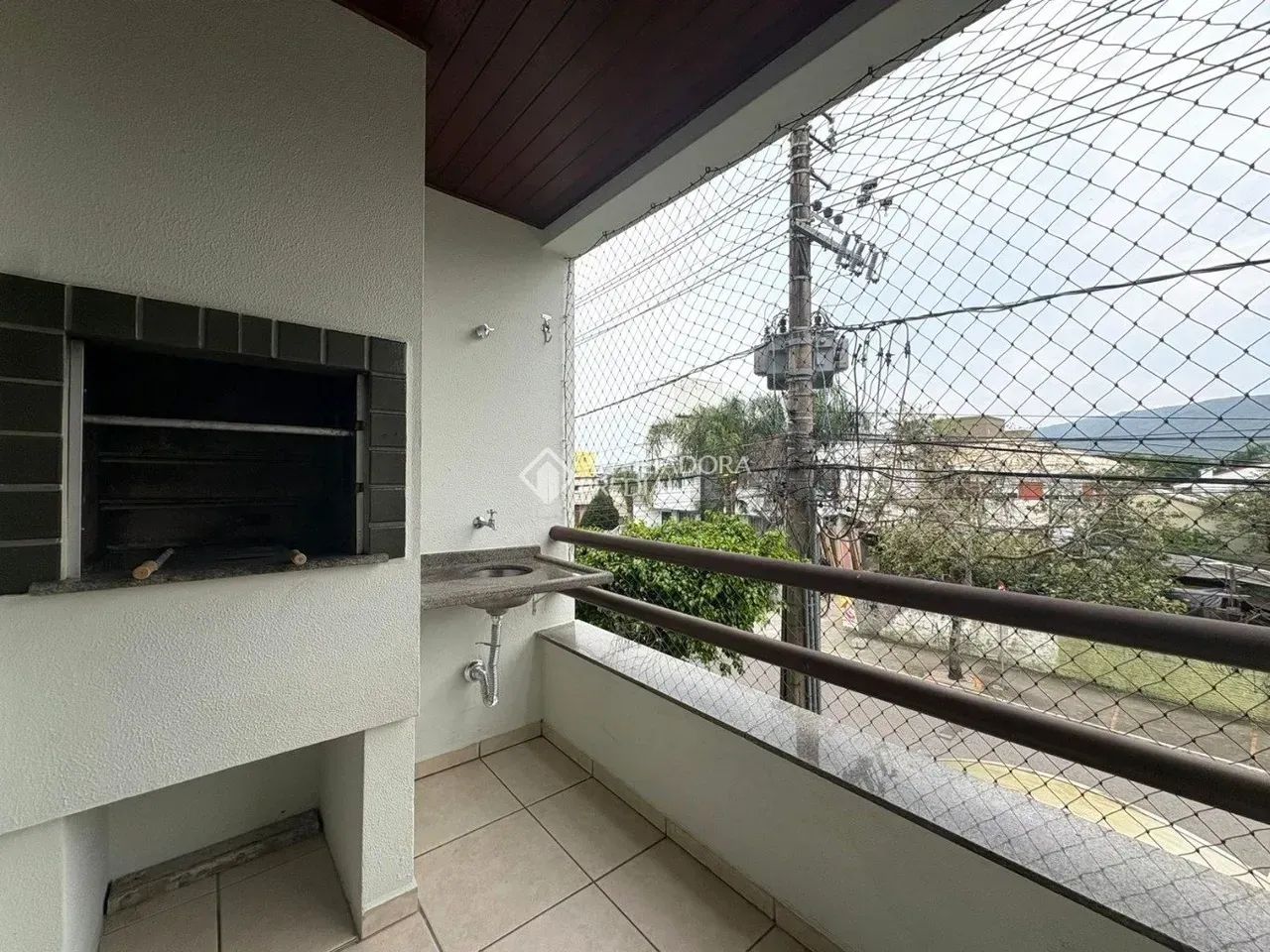 Imóvel para aluguel possui 82 metros quadrados com 3 quartos - Foto 2