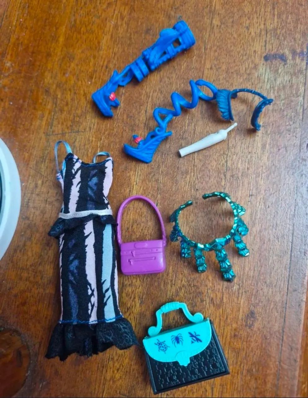 Lote de bonecas e acessórios Monster High - Foto 2
