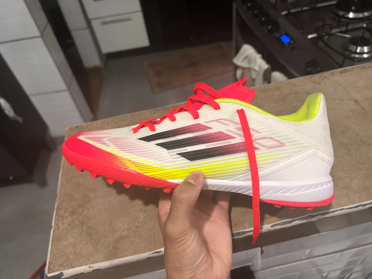 Chuteira adidas f50 nova  - Foto 3