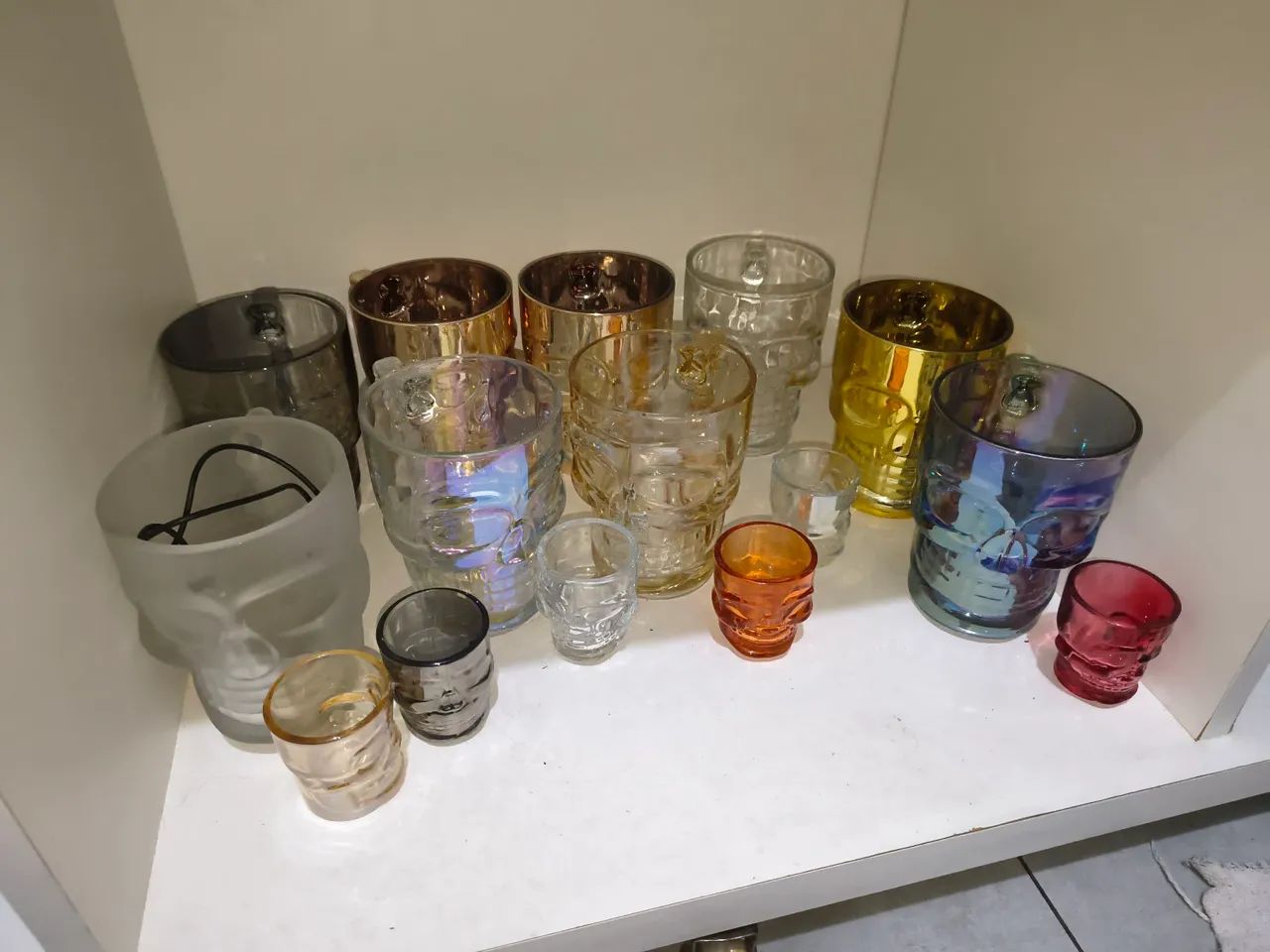 Copos e canecas de vidro caveira - kit decorativo (vários tamanhos e cores)