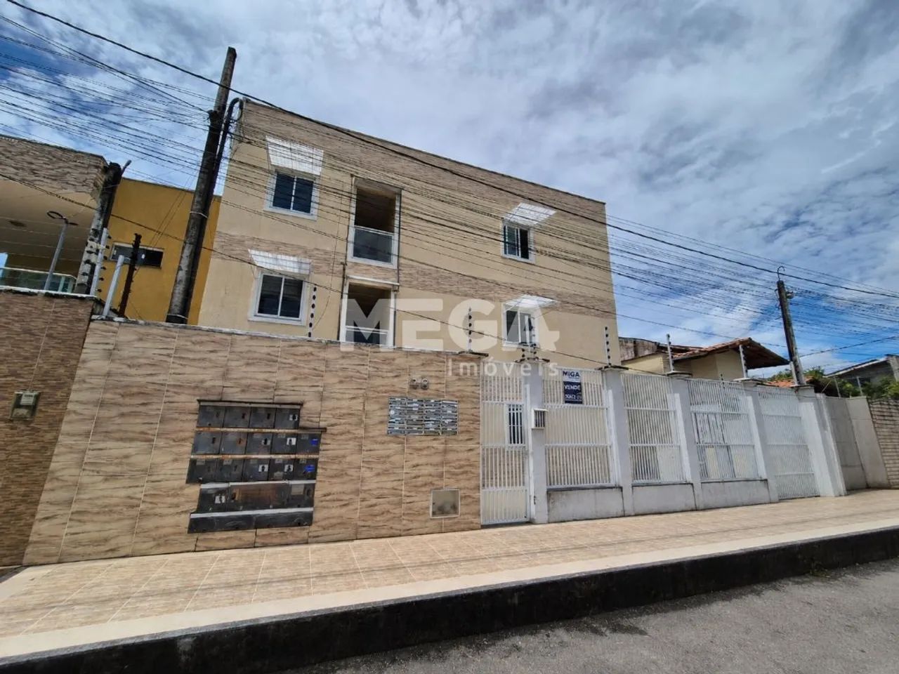 Apartamento com 2 quartos no bairro Cajazeiras em Fortaleza, CE