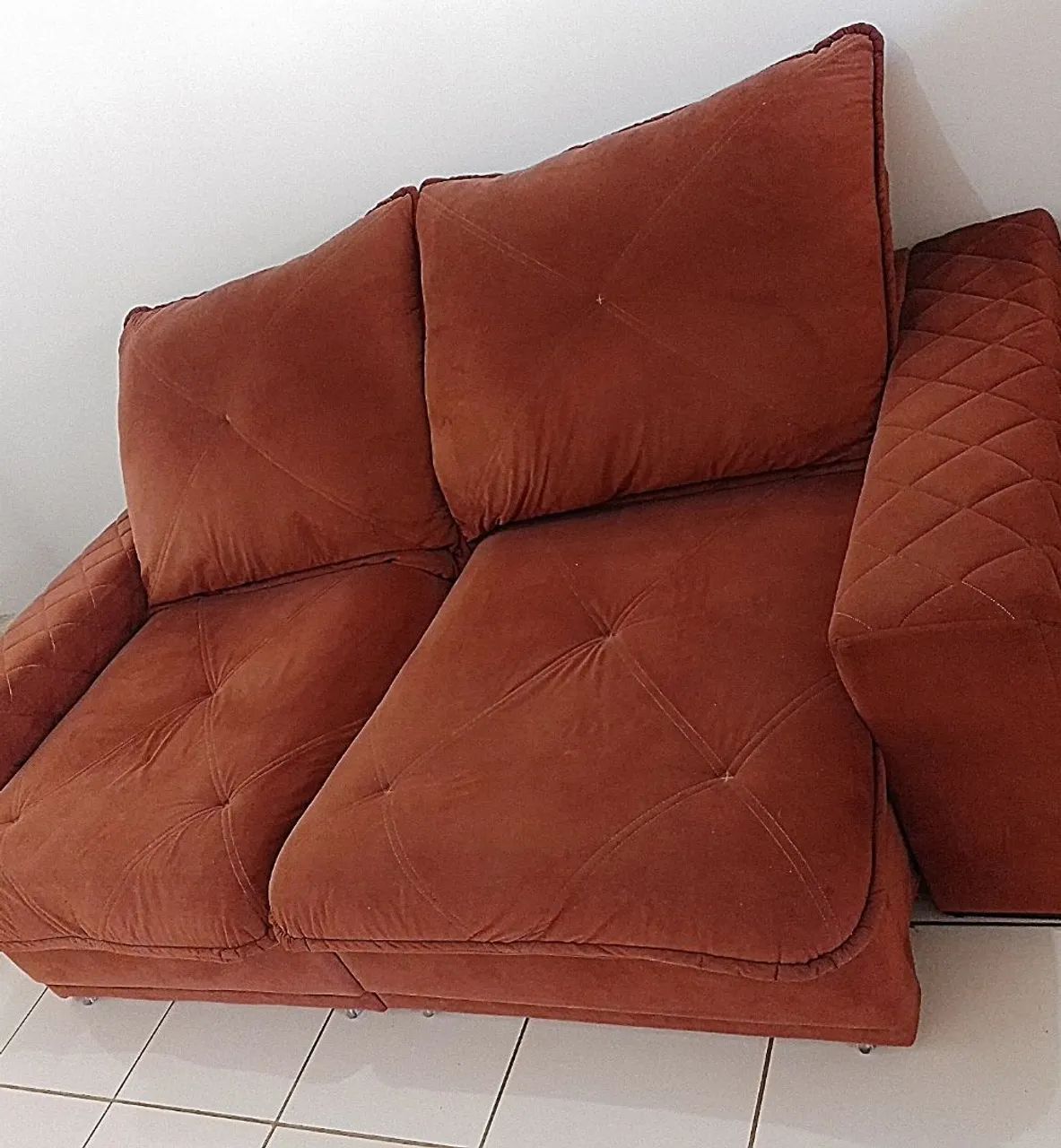 Sofá retrátil reclinavel  cor terracota 