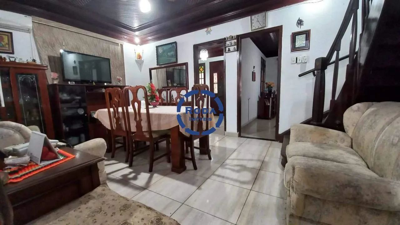 Sobrado amplo com 4 dormitórios no Macuco