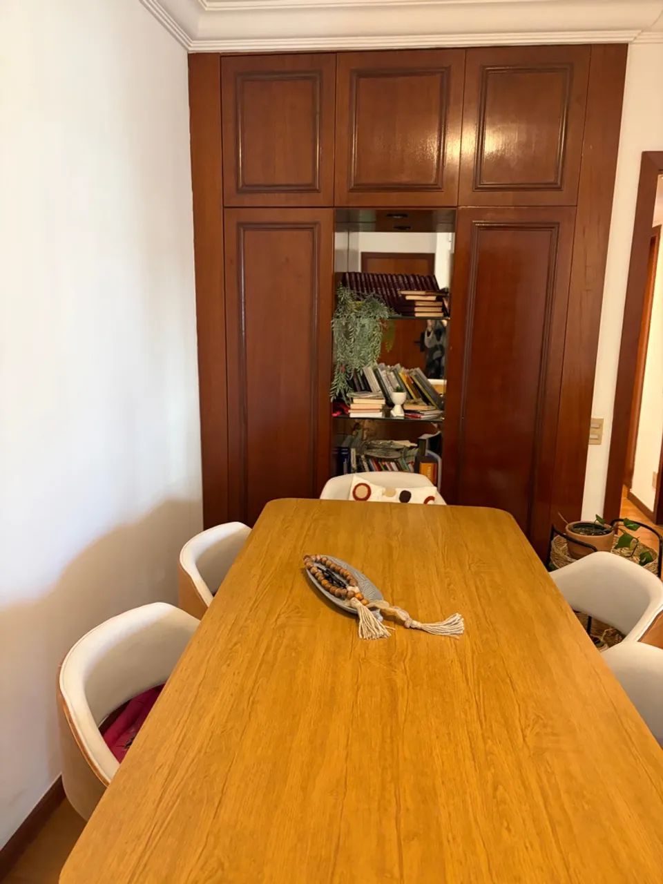 Mesa retangular madeira - ótimo preço e comprada recentemente - Foto 3