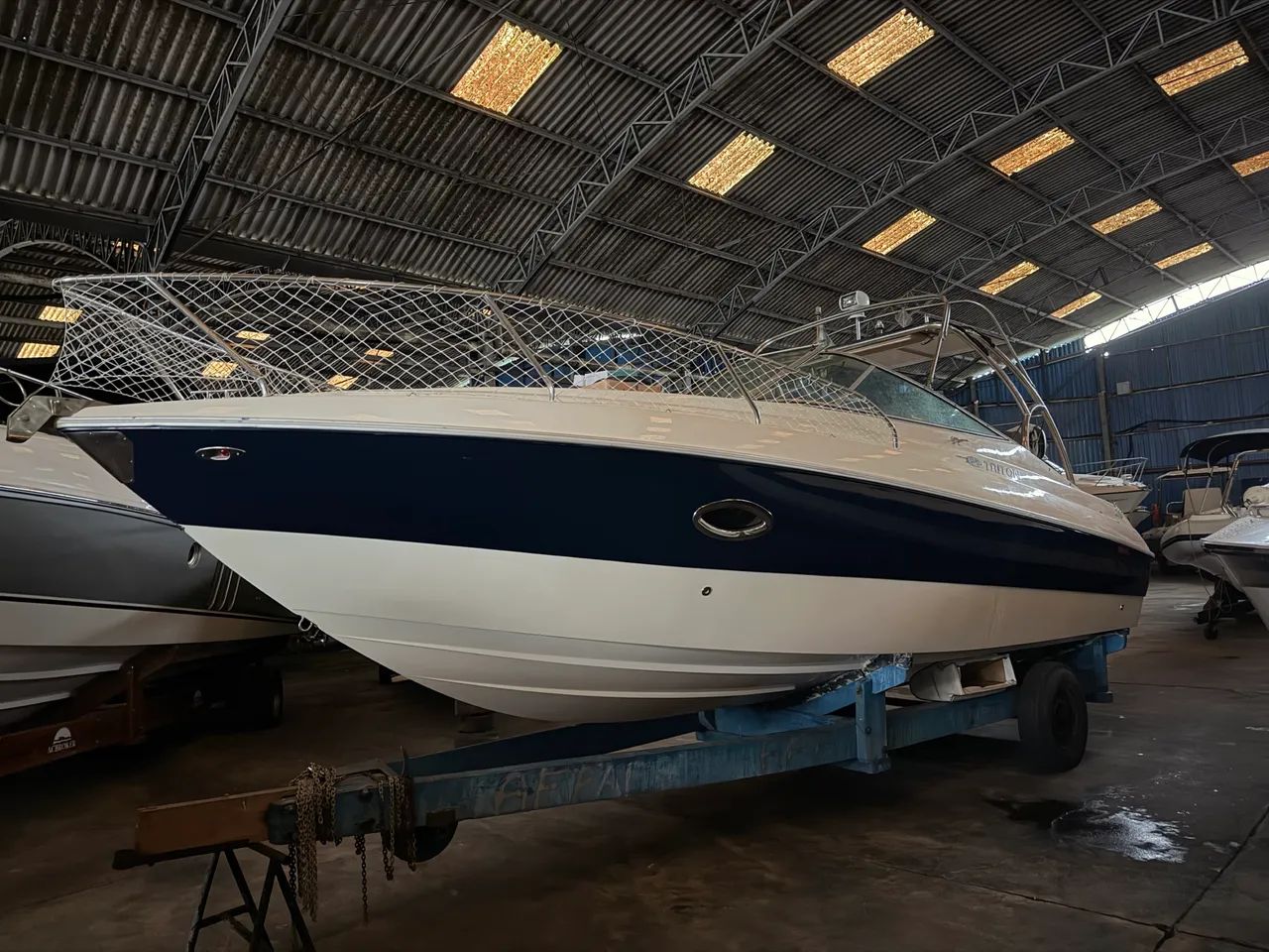 Lancha TRITON 260 - Impecável 