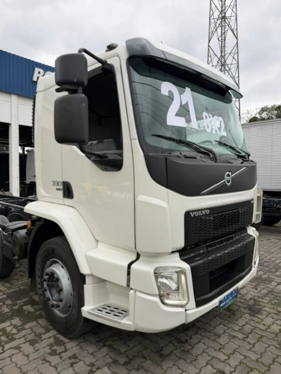 VOLVO VM 330 8x2 2P (E5) - Foto 3