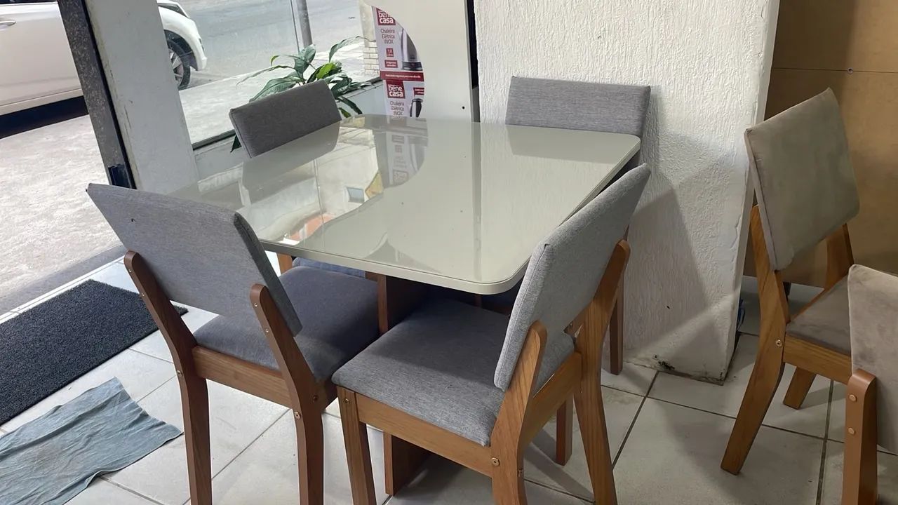 ? Mesa de Jantar com 4 Cadeiras - Pronta Entrega!