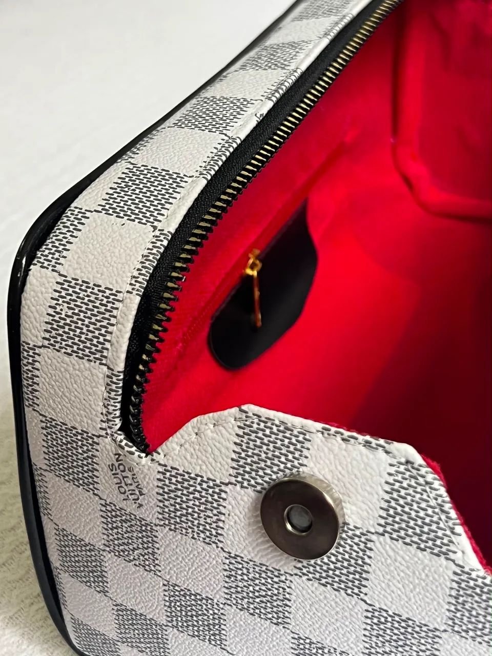 Necessaire branca Louis Vuitton  - Foto 3