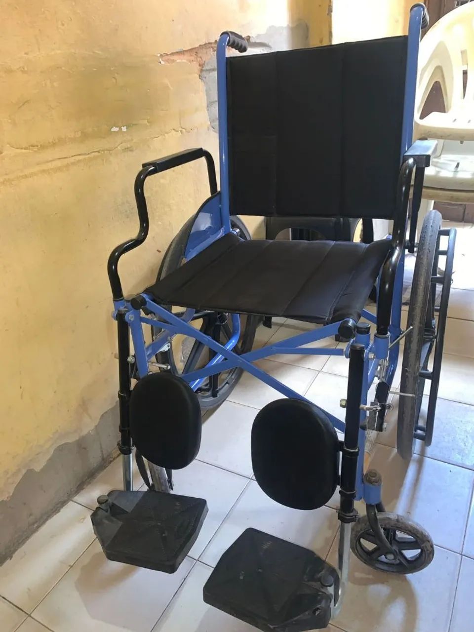 Cadeira de rodas, semi Nova  - Foto 5