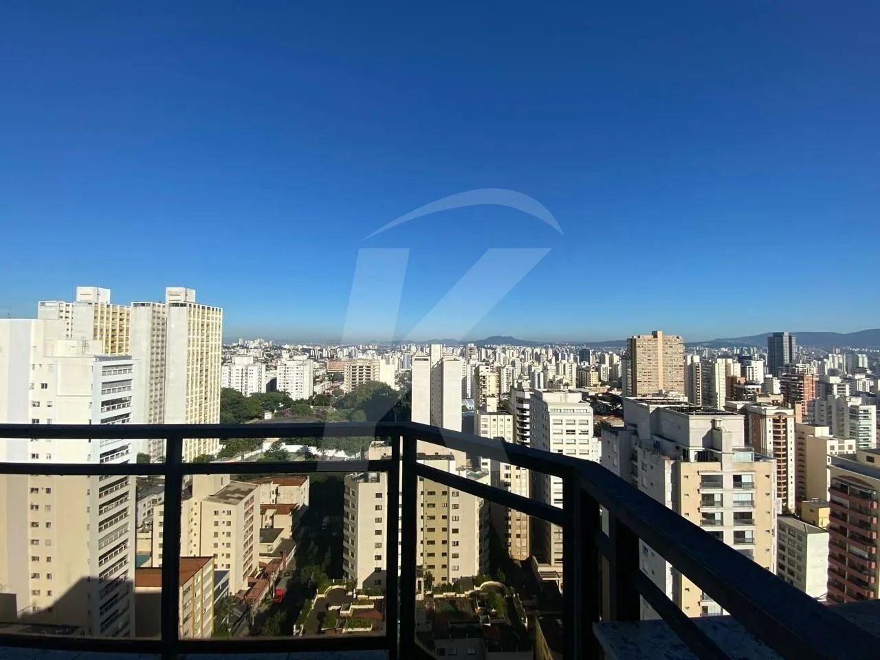Cobertura com 03 Quartos e 03 banheiros, 420 m² em Perdizes