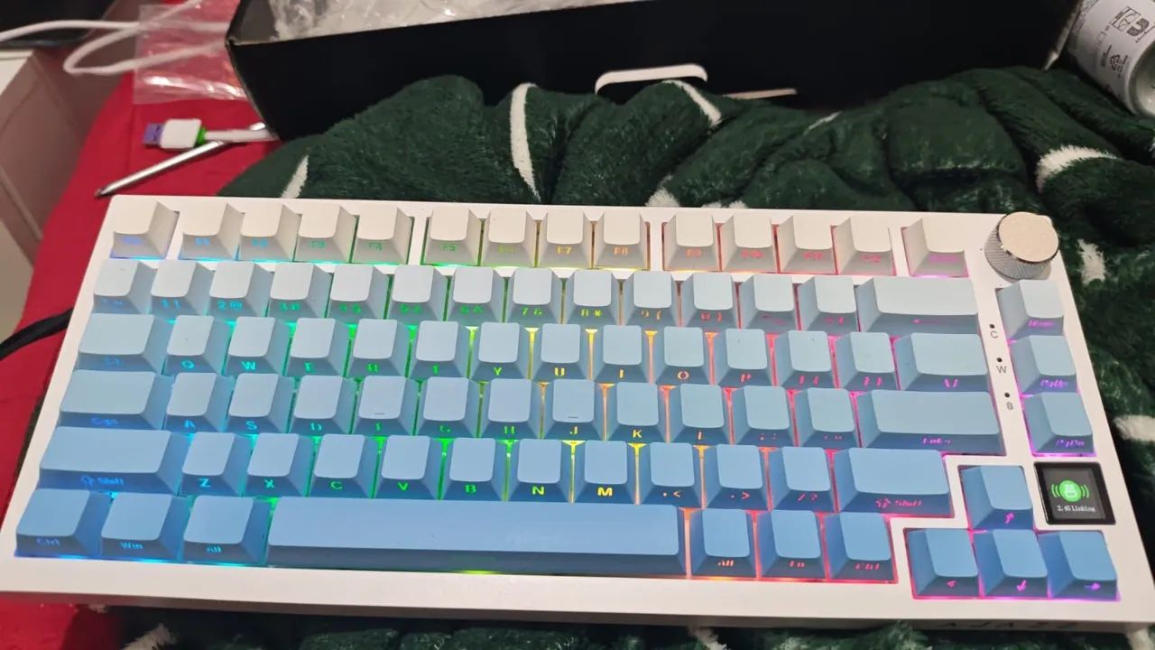 Teclado ajazz ak820 pro com telinha 