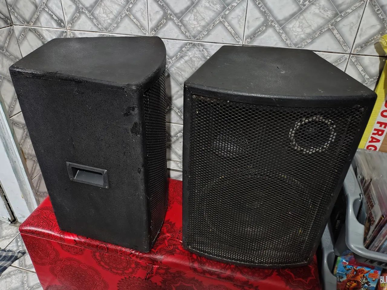 Caixas de 12 polegadas 200 wts 8 ohms. tudo ok. - Foto 3