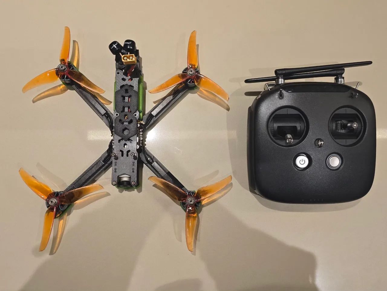 Drone FPV + Radio DJI