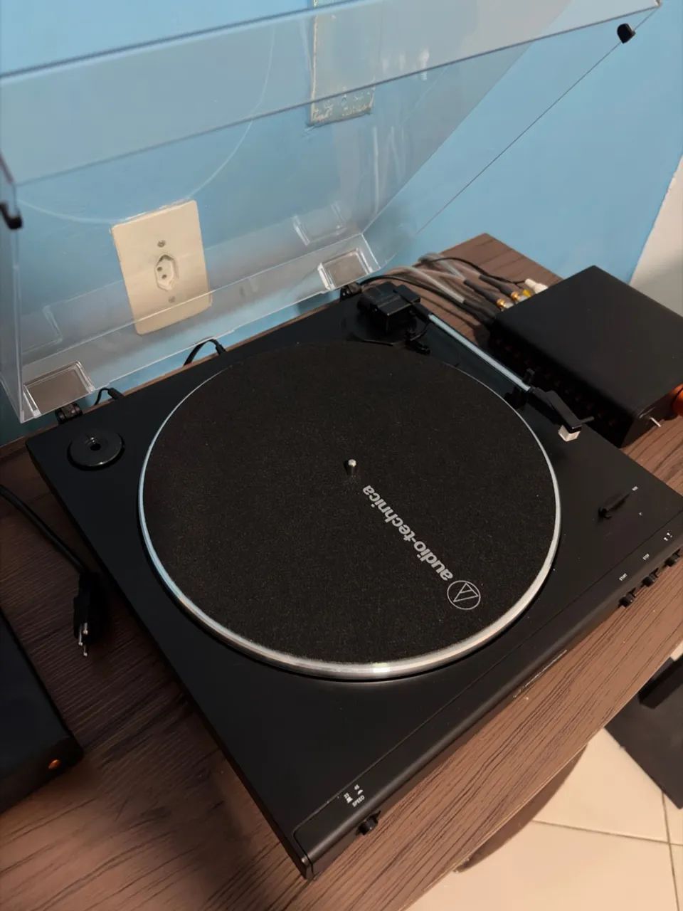 Toca-disco Audio Technica LP60X (AT-LP60X)