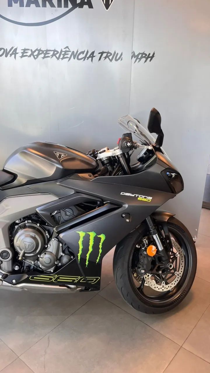 Triumph Daytona 660 - Foto 4