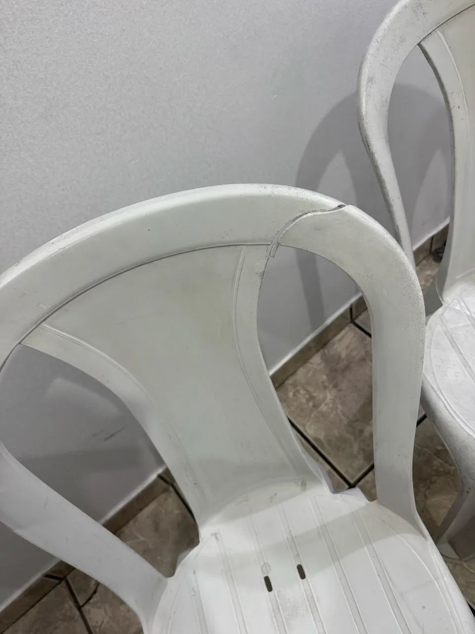 4?Cadeiras de plástico  - Foto 3
