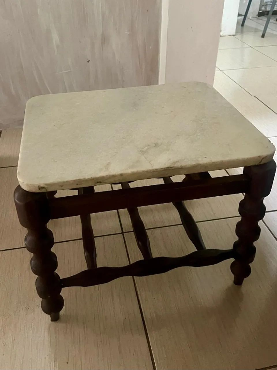Mesa de Madeira e Base de Pedra - Foto 4
