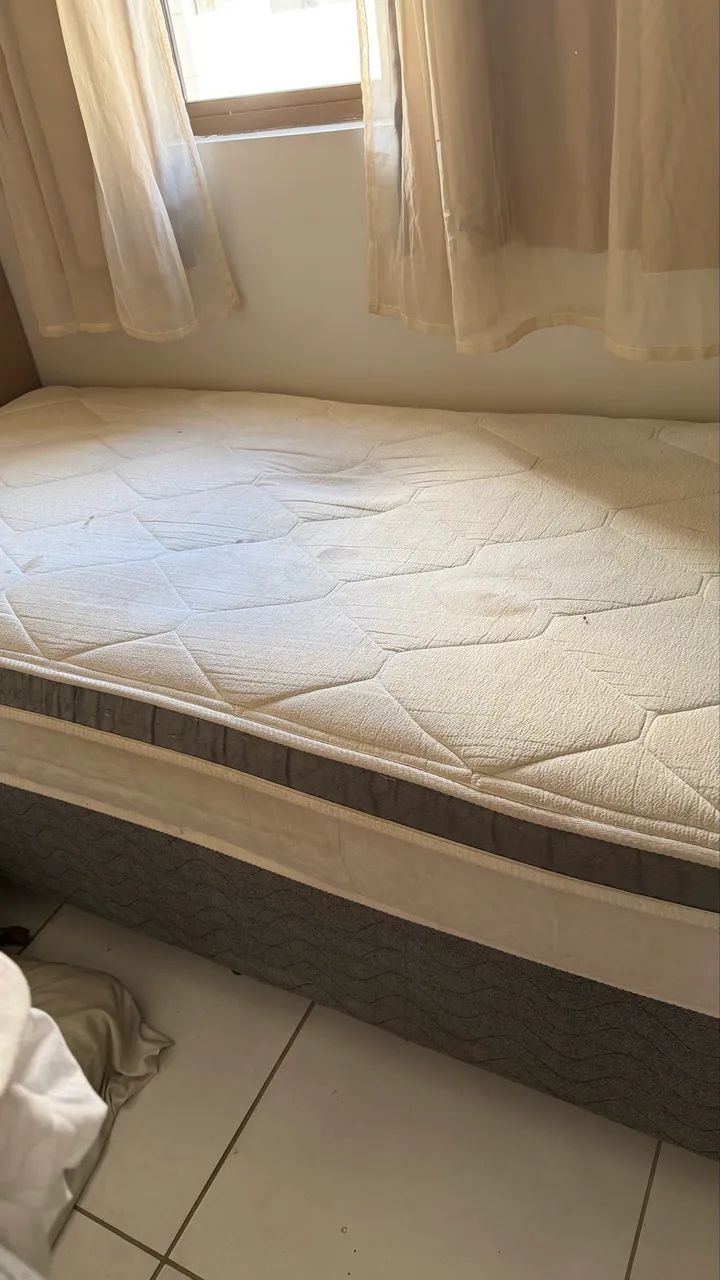 Vendo cama de solteiro colchão e base - Foto 2