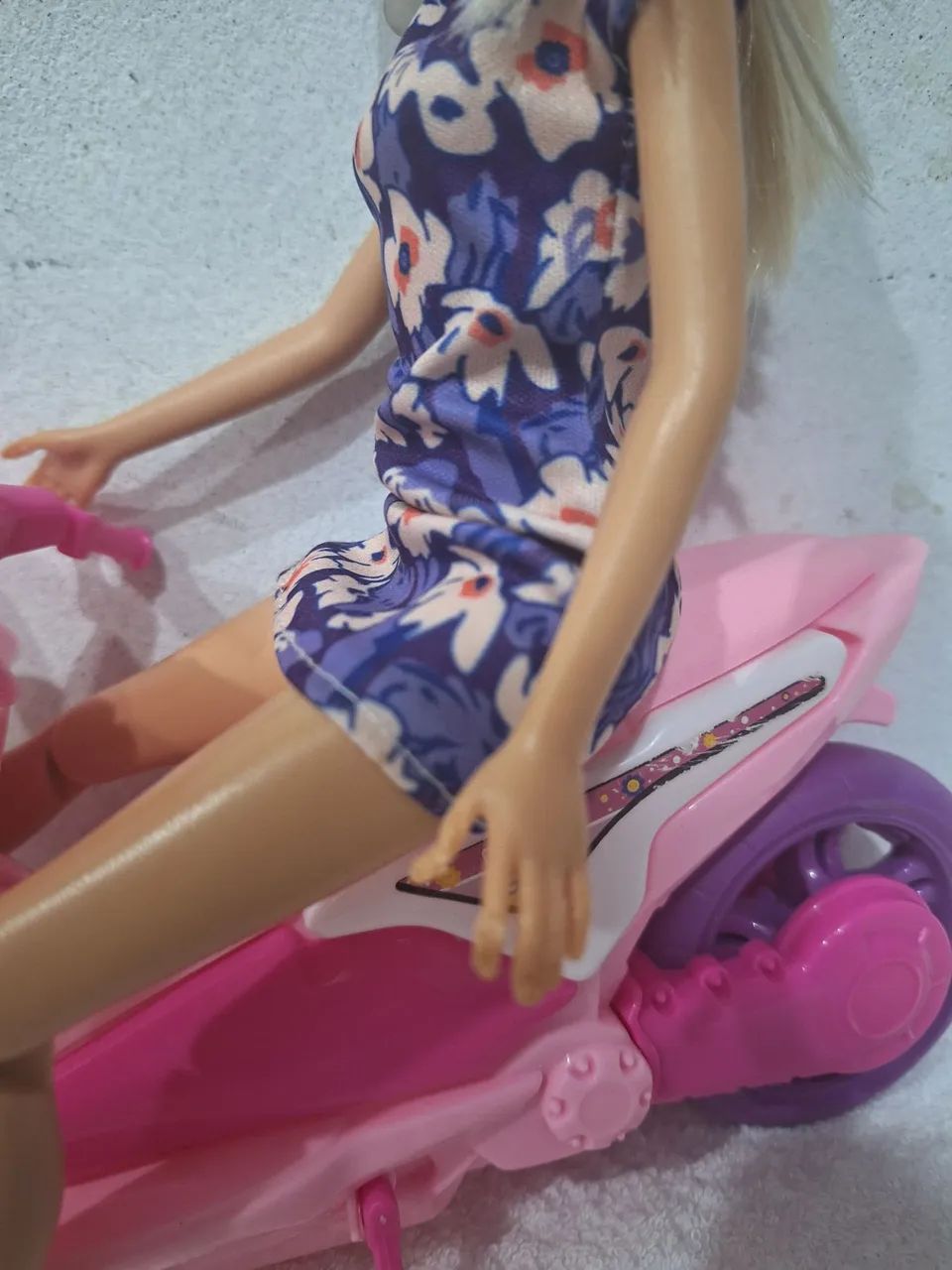 Boneca Barbie e moto - Foto 4