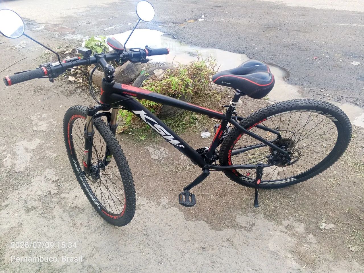 Bicicleta aro 29 semi nova 