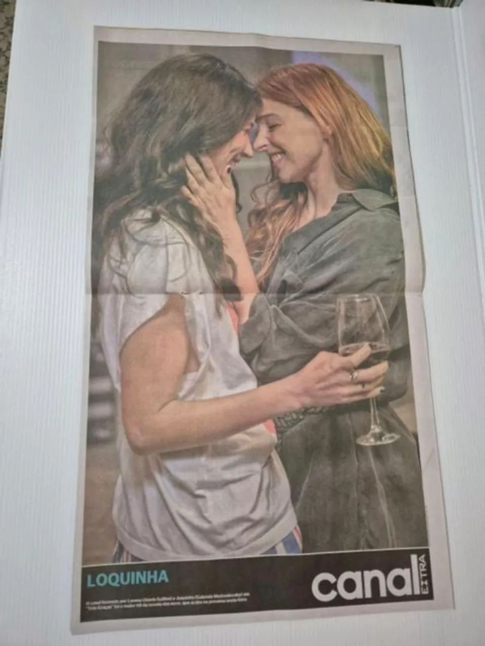 Jornal Extra 10.05, com poster Loquinha Alanis e Gabi (raro) - Foto 2