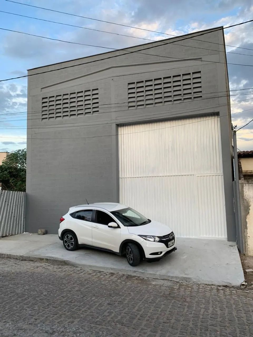 ALUGO GALPÃO NO BAIRRO MANGABEIRA 