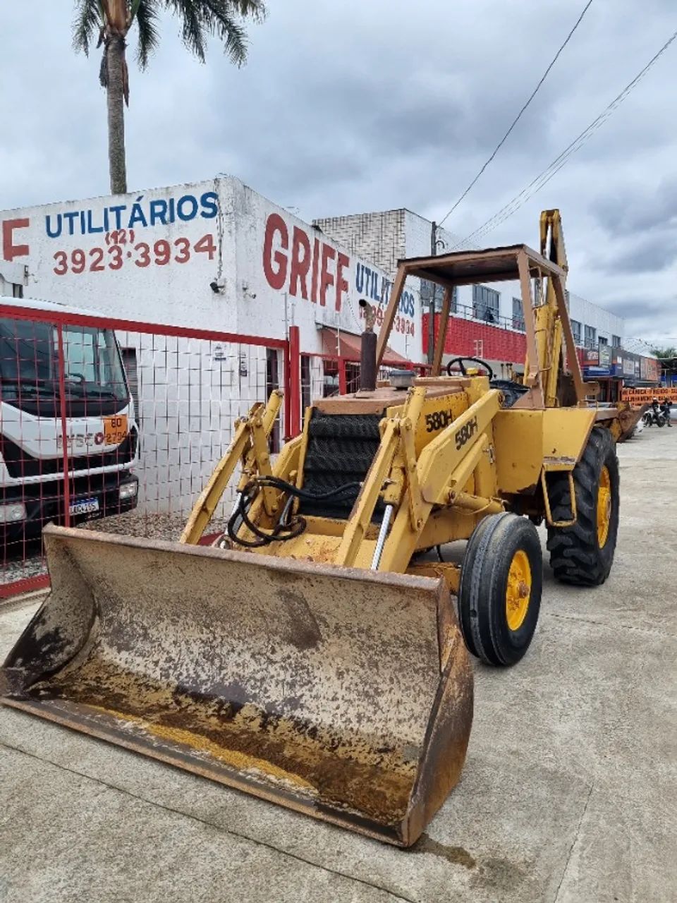 Retroescavadeira CASE 580H
