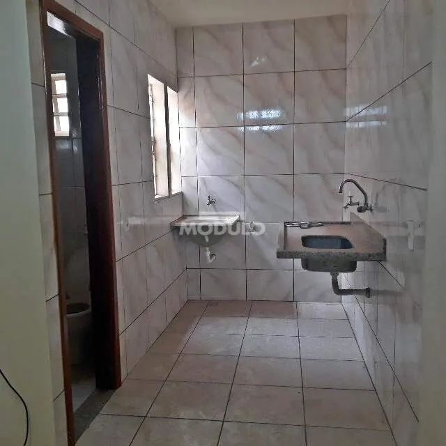 Kitnet disponível para locação no bairro Martins. - Foto 4