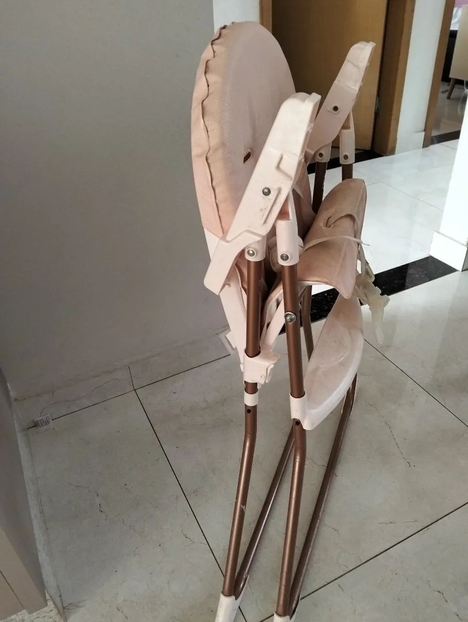 Cadeirinha de alimentação (menina)  - Foto 2