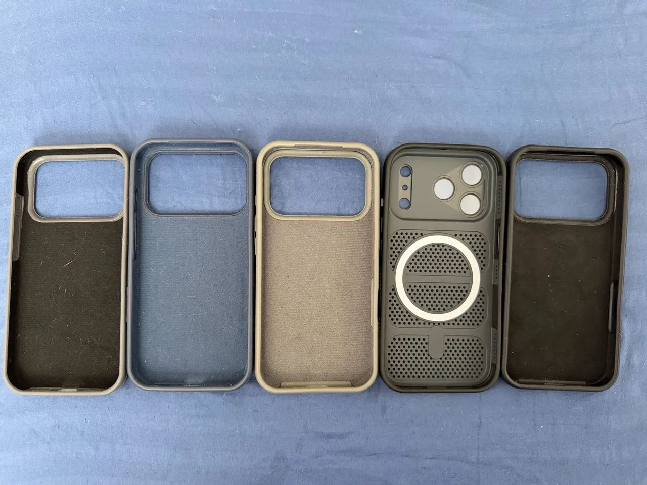 5 Capinhas Iphone 17/18 pro - Foto 2