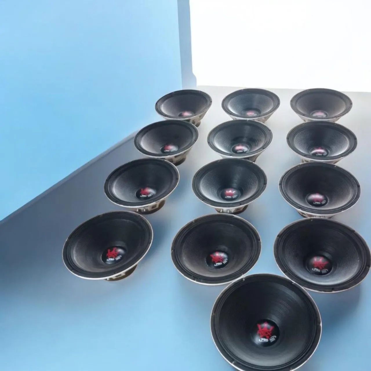 VENDO 11 FALANTES DE 18 POLEGADAS MAGNO REX PRO 2000W RMS=8.OHMS seme Novos - Foto 4