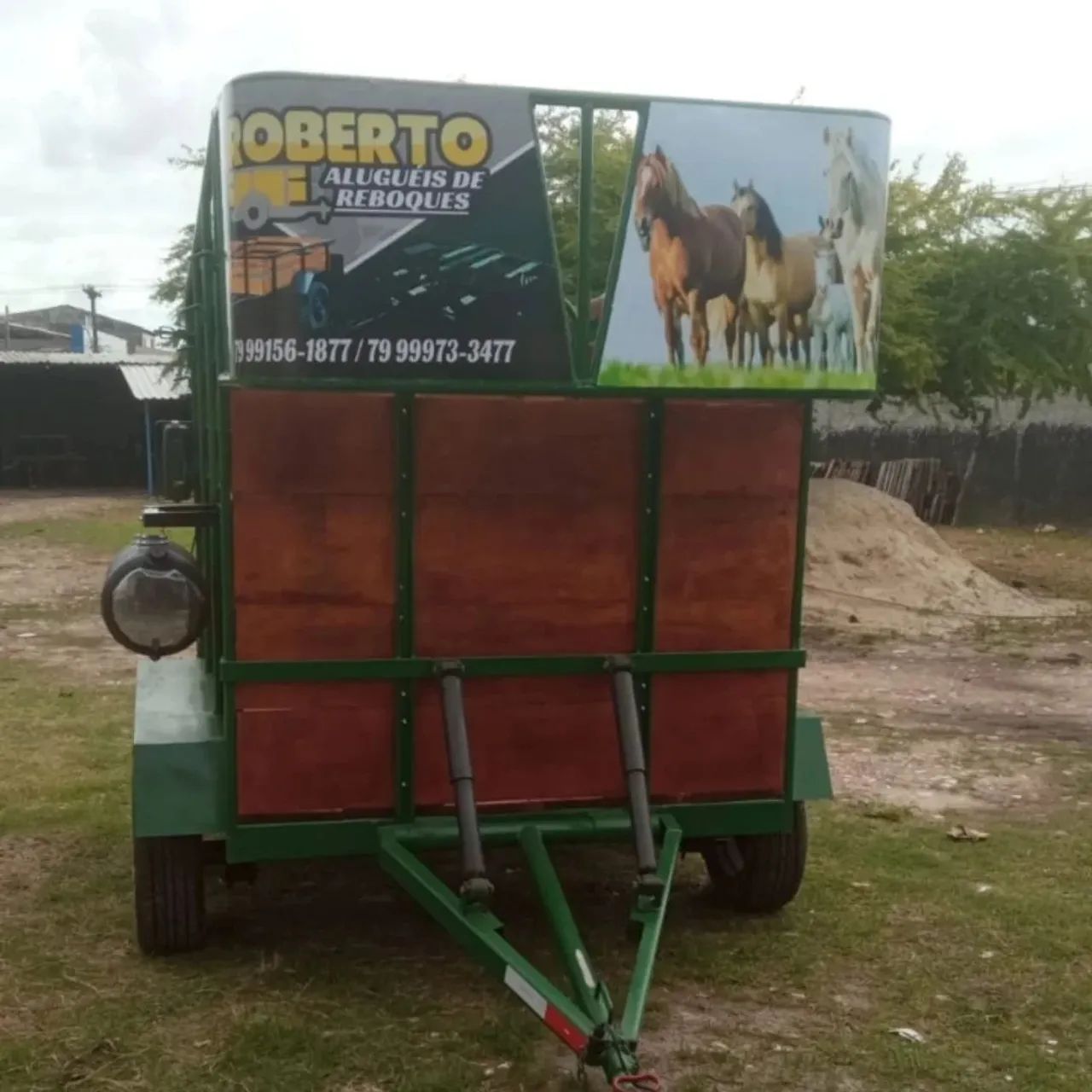 Reboque de dois eixos pra dois cavalos 