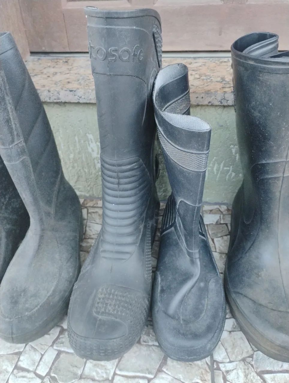 Botas números 39/40/42 e 44 usada em bom estado  - Foto 3