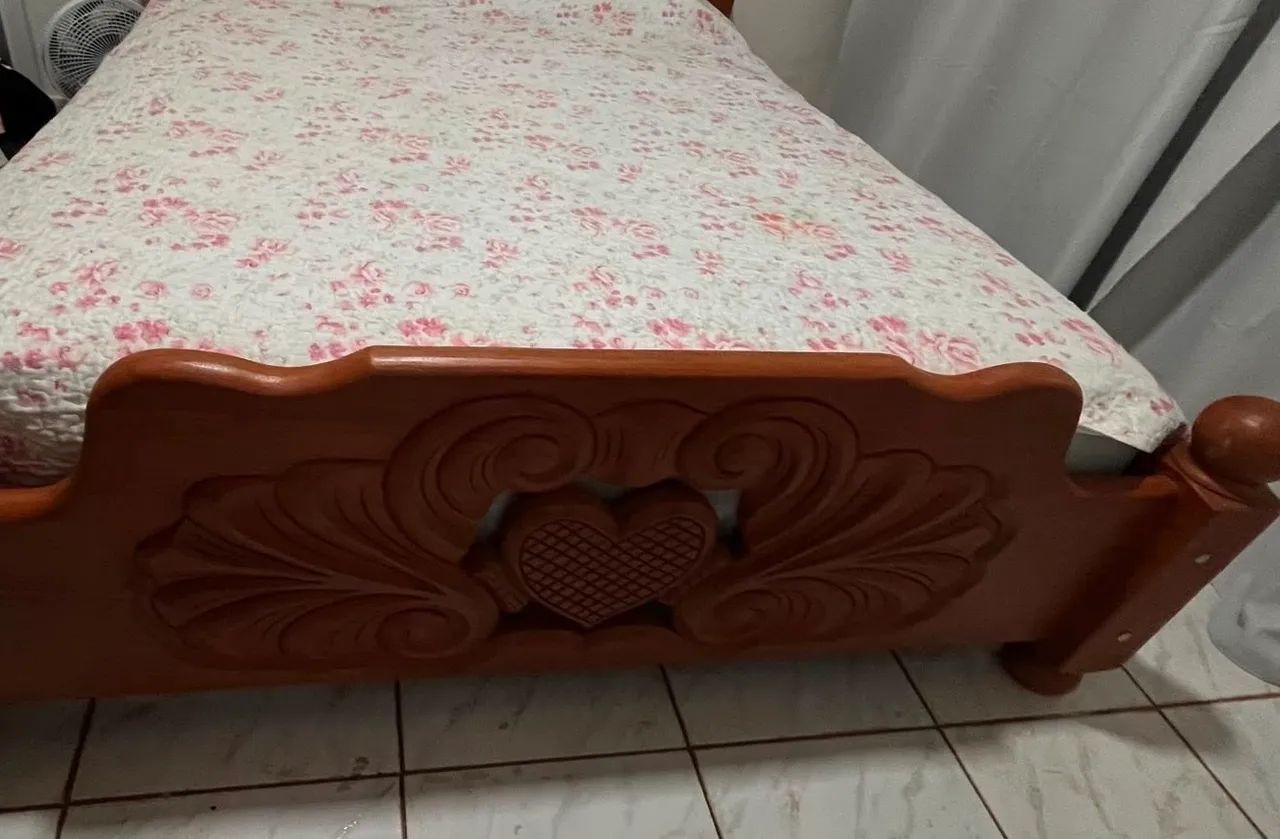 Vendo cama Madeira pura - Foto 2