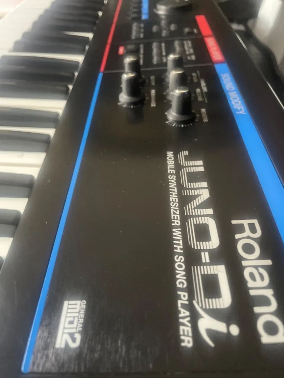 Teclado Juno Di Roland