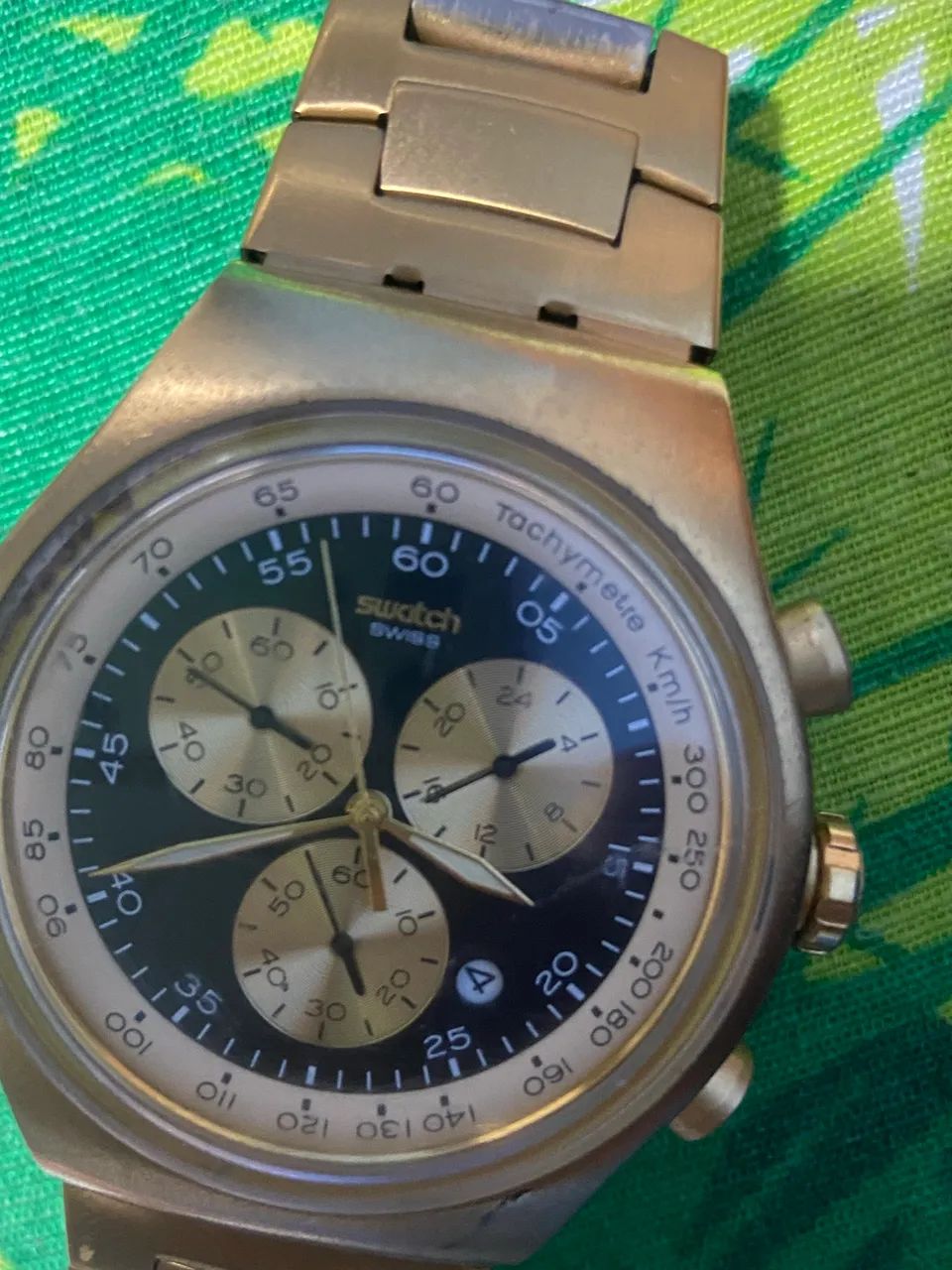 Relógio swatch cara preta 