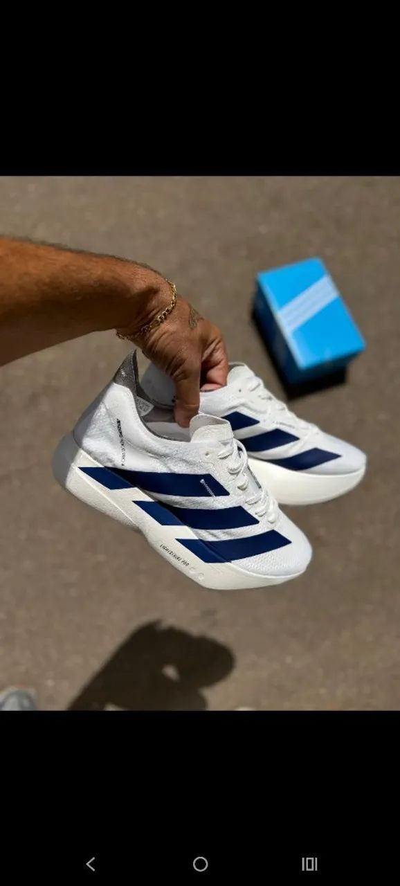 Tênis Adidas Adizero Pro 4 branco e azul 