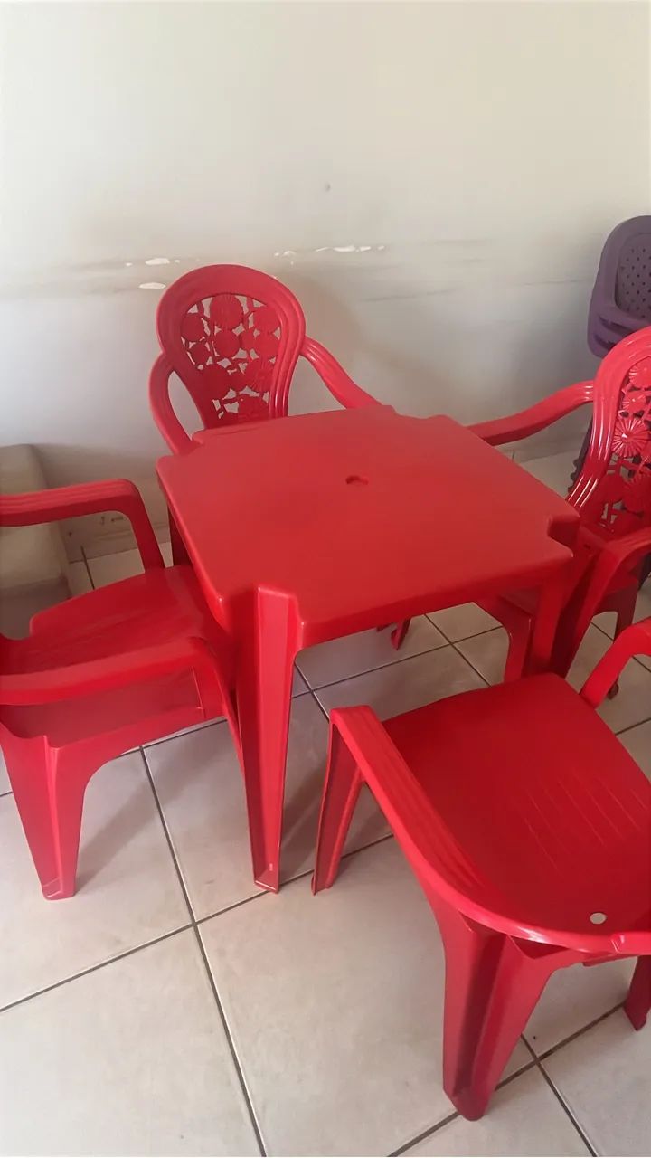 Mesa e 4 cadeiras.  - Foto 2