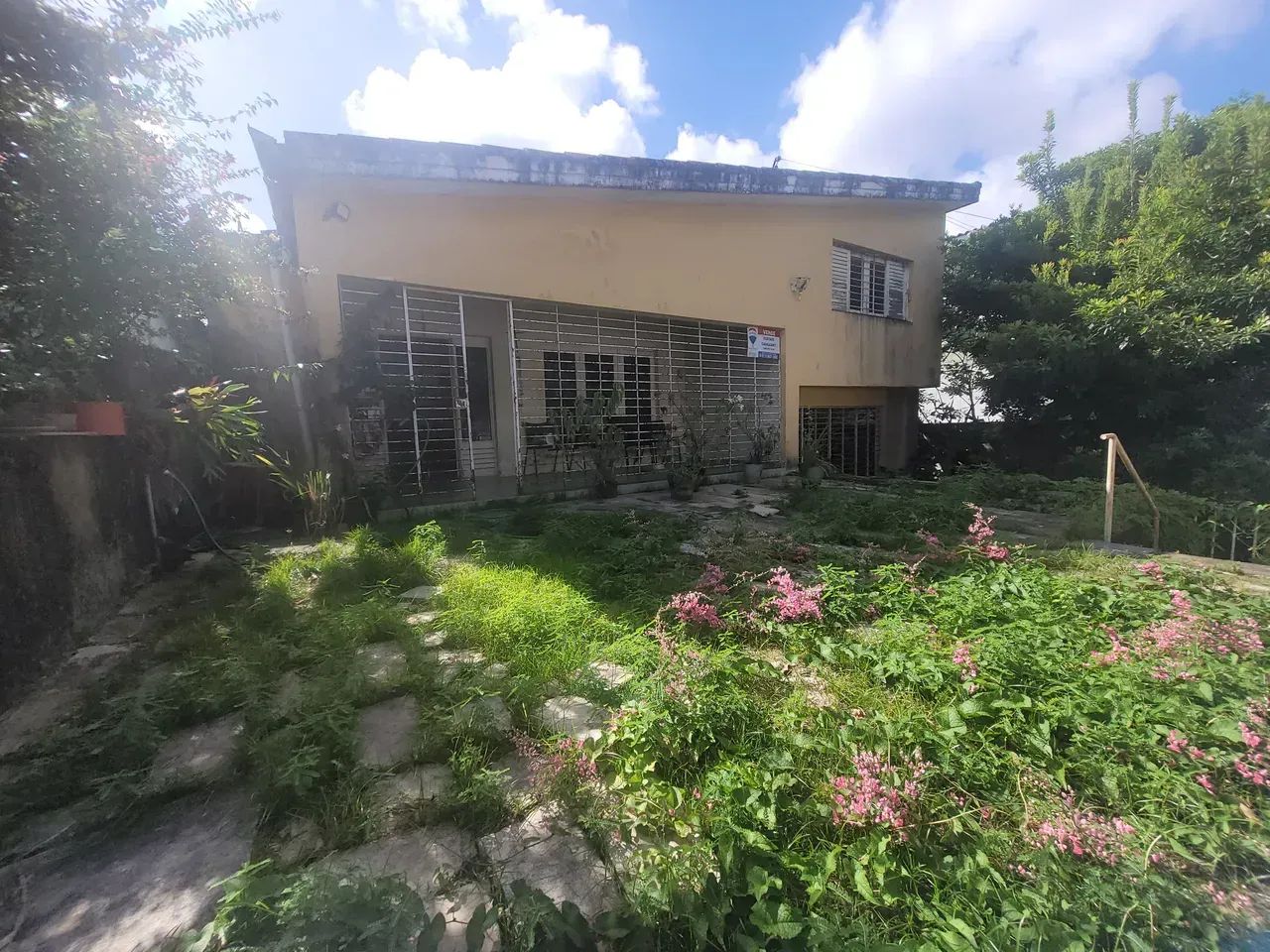 Excelente casa no Bongi