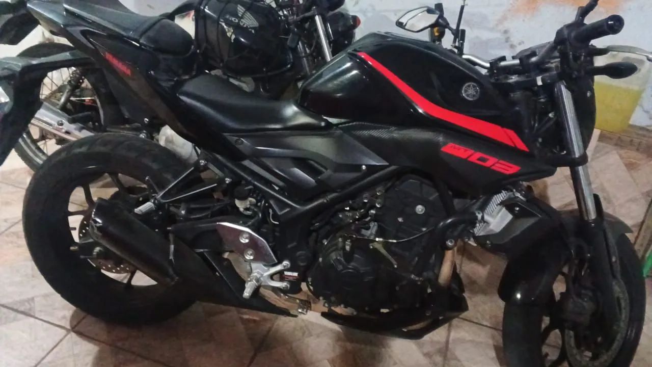 Moto MT 03 - Foto 3