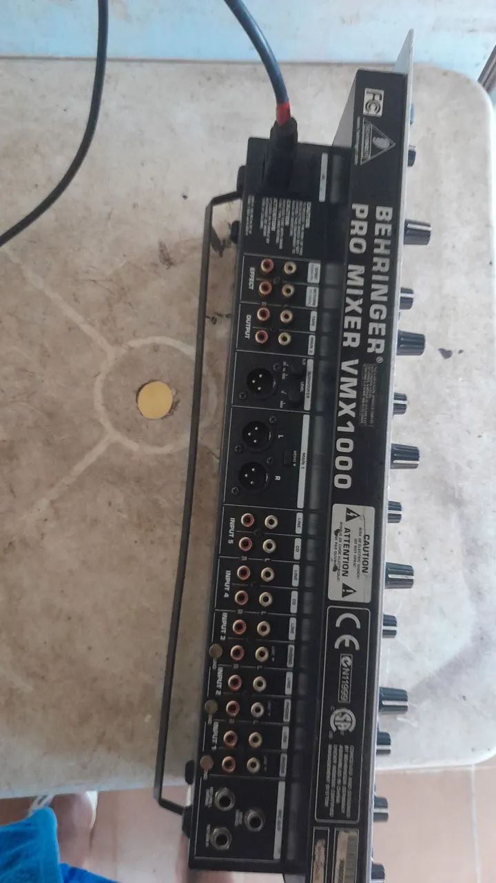 Mixador Behringer VMX1000 - Foto 2