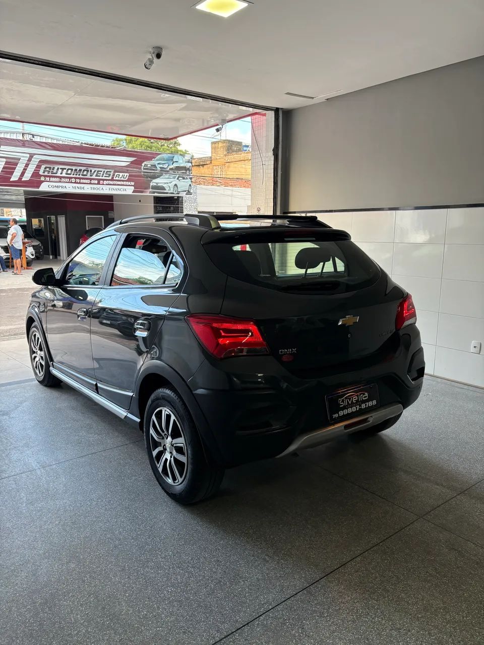 Chevrolet Onix Activ 1.4 8V Flex Mec. 4P 2018 - Foto 4