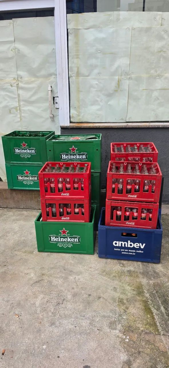 LOTE COM 14 CAIXAS COMPLETAS - COCA-COLA KS E HEINEKEN - Foto 4