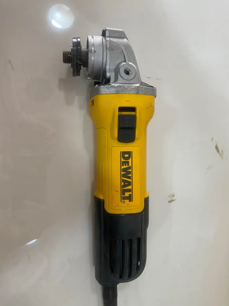 Esmerilhadeira angular DeWALT